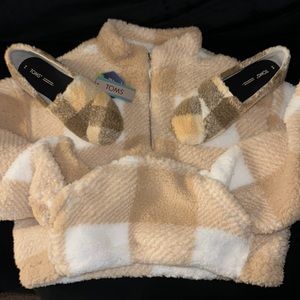 Sweater and Shoes Set